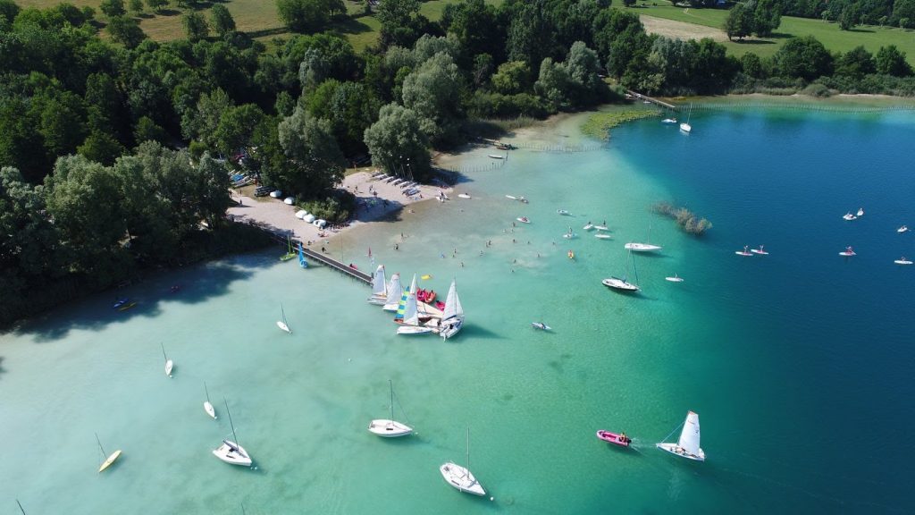 lac de Paladru avec spectacle de magie lac de Paladru avec spectacle de magie